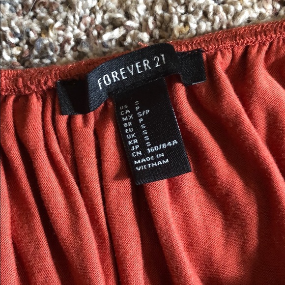 Off shoulder crop top - Picture 3 of 3